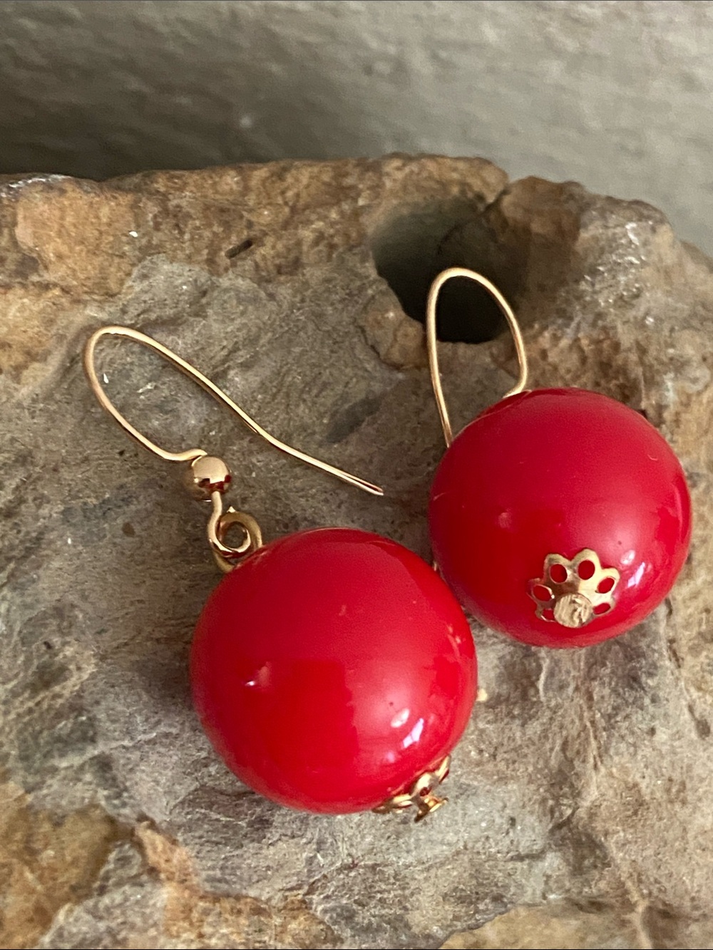 5/$10❤️❤️❤️NEW Handmade Red Acrylic Bead Drop Earrings